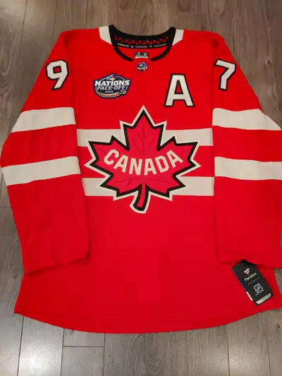 Team Canada 4 Nations Face-Off jersey Fanatics Premium - New with tags Connor McDavid #97 Sizes: 46...