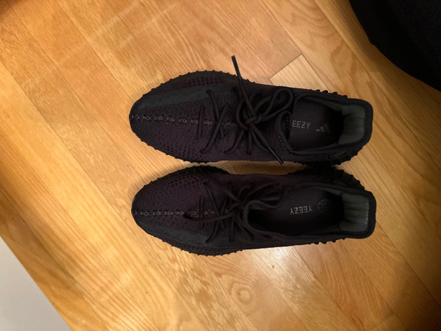YZY 350 US 10 ONYX in Men's Shoes in City of Toronto