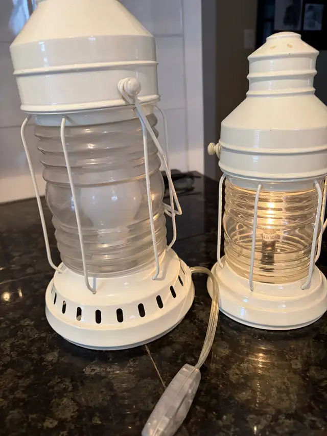 Pottery Barn Lantern Style lights in Other in Revelstoke - Image 3