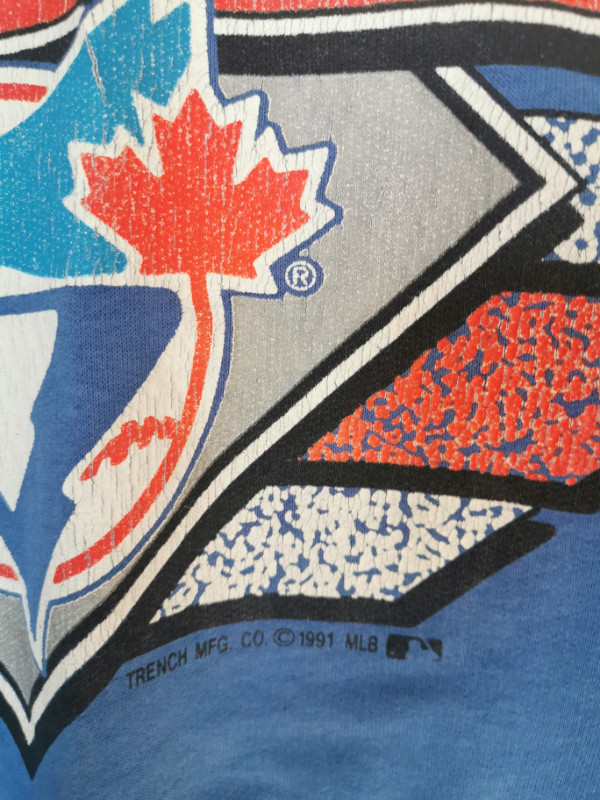 Vintage 1991 Toronto Blue Jays sweater/sweatshirt/hoodie in Men's in Mississauga / Peel Region - Image 2