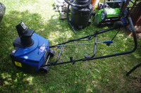 15 Amp/16 Inch Electric Sno-Joe Snow Blower with light