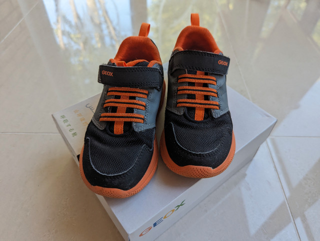 Geox (size 11) Toddler Boys in Kids & Youth in Markham / York Region - Image 2