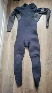 WETSUIT 5'6 - 5'7 RIPCURL