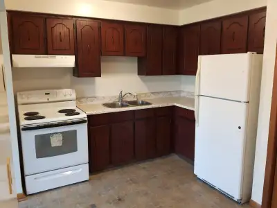 Two-bedroom apartment in the Dufferin and Wilson area. Large front room with balcony. Conveniently l...