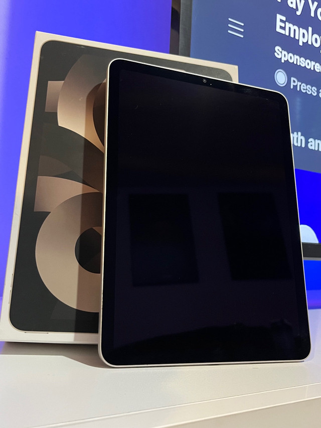 Apple iPad Air 10.9" 64GB Wi-Fi (5th Generation) - Starlight in iPads & Tablets in Windsor Region - Image 3