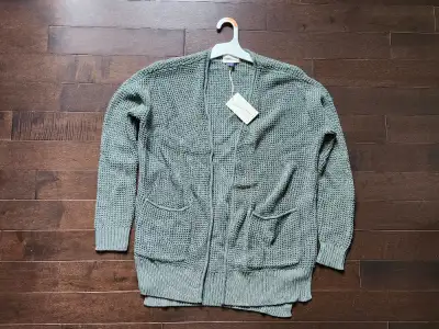 Universal Thread vest green small brand new / veste verte petite, View more