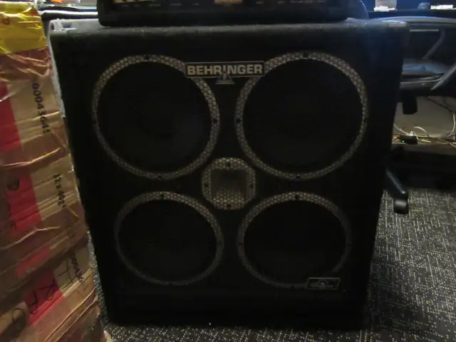 Behringer Ultrabass BX4500H 450-Watt Bass Amplifier with Cab in Amps & Pedals in Kingston - Image 3