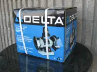Delta 6" Bench Grinder (new in box)