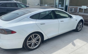 Tesla 2015 MS 85D 