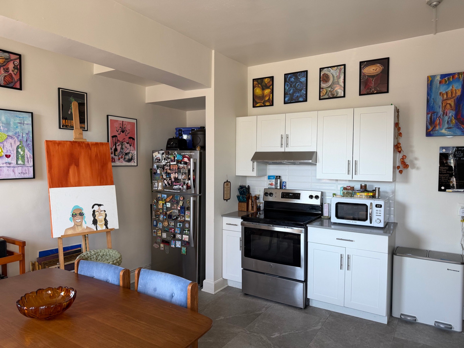 Bedroom Available in Cozy 5 1/2 Plateau Apartment — photo 2