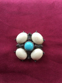 Brooches - Costume Jewelry