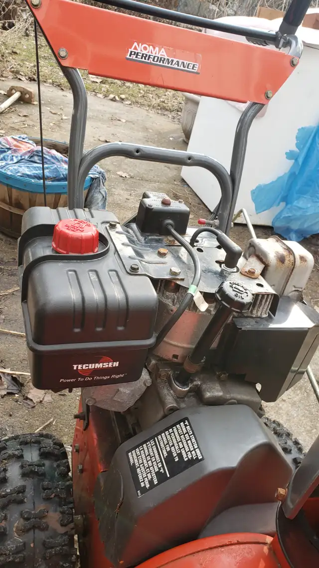 Noma performance 24" - 8hp snow-blower , a1 condition in Power Tools in City of Montréal - Image 7