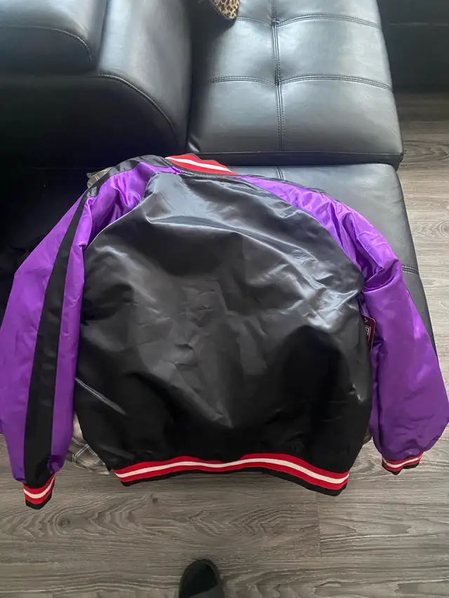 Brand New - Men’s Satin Raptors Bomber Jacket (Large) in Men's in Mississauga / Peel Region - Image 6