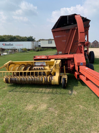 #900 NH Silage Cutter with #700 Jiffy Dump Wagon 