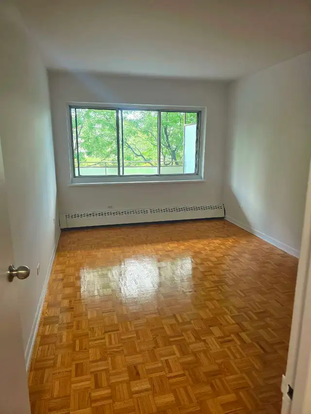 Beautiful 3½ for Rent in the Heart of Town Mont-Royal