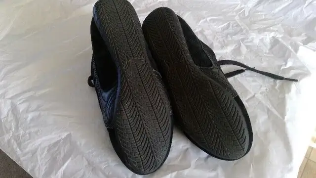 PUMA SHOES in Women's - Shoes in Edmonton - Image 4