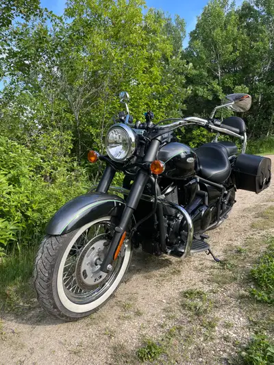2017 Vulcan 900 Classic for sale, 16,000 km. Will get fresh safety for buyer. Upgraded front drive p...