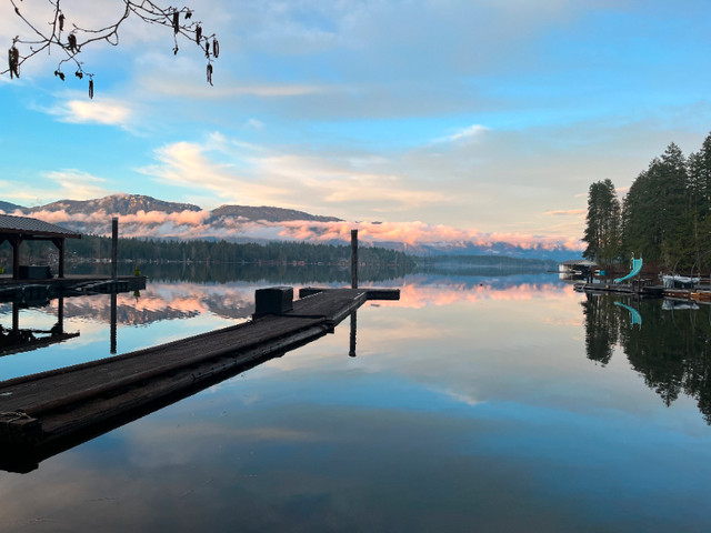 AMAZING SPROAT LAKE: $1,800/mth Furnished 1 + Bdrm - dock access in Long Term Rentals in Port Alberni