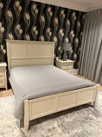 Queen size bed with mattress