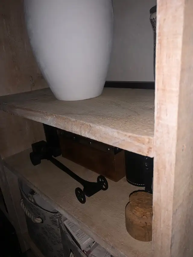 Solid wood Bookshelf in Bookcases & Shelving Units in London - Image 4