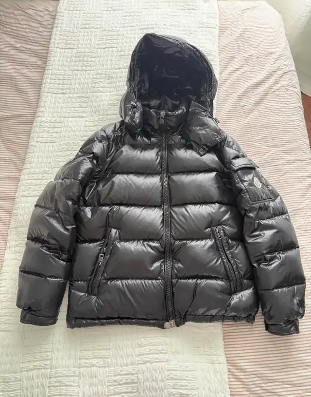 black montcler winter jacket  in Other in Laval / North Shore - Image 2