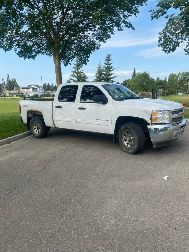 2012 chev Silverado in Cars & Trucks in Edmonton - Image 2