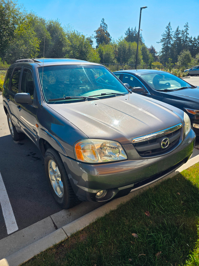 2004 mazda tribute fully loaded w/sunroof in Cars & Trucks in Victoria