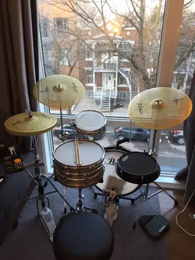 COURS DE BATTERIE dans un studio tout équipé au cœur du Plateau. -Enseignement professionnel, struct...