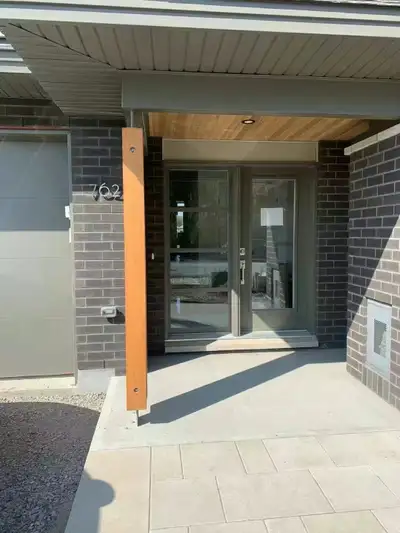 A brand new Lynwood model townhouse featuring 3 bedrooms, a basement, and 2.5 bathrooms (+2300 sq. f...