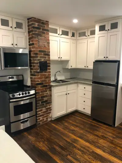 Cozy studio apartment located in the downtown core. This comfortable space is fully furnished and fe...
