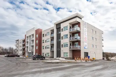 Luxury Apartment Homes, centrally located in the 4-season community of Collingwood. Walking distance...