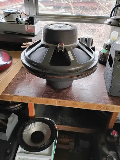 2 jbl 2220b drivers
