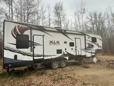 2014 38' XLR THUNDERBOLT IN GOOD CONDITION AND WELL CARED FOR LOOKING FOR A NEW HOME. THIS UNIT COME...