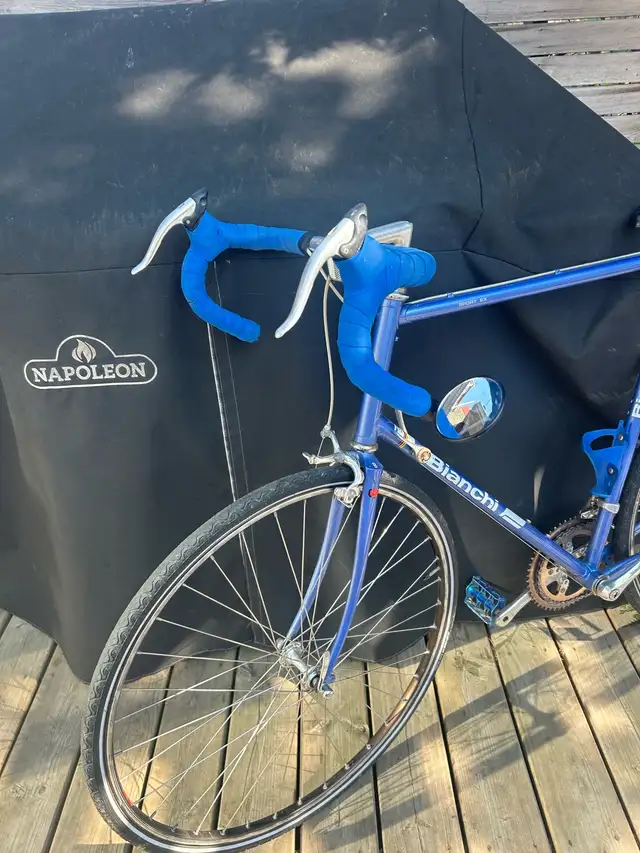 Bianchi Sport 1986 in Road in City of Toronto - Image 4
