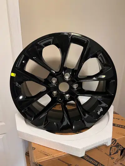 SPECS Size: 20 × 9 inches Bolt Pattern: 5 × 127 mm (5 × 5″) – perfect for many Jeep, Dodge & Chrysle...