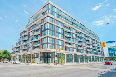 Beautiful Studio - Steps from Davisville & Yonge Subway Station!