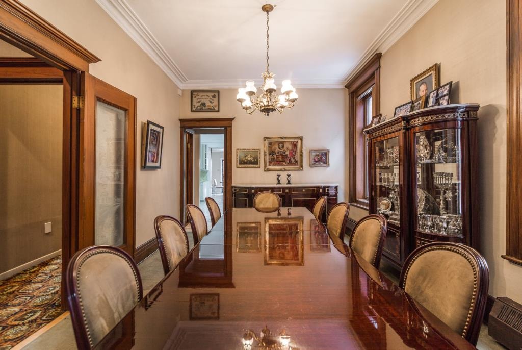 Outremont.  Rare Opportunity.  Semi detached Cottage for Sale — photo 3