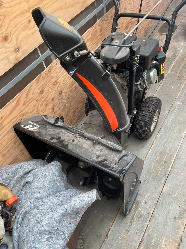 SNOTEK 24” SNOW BLOWER Snowblowers Ottawa Kijiji