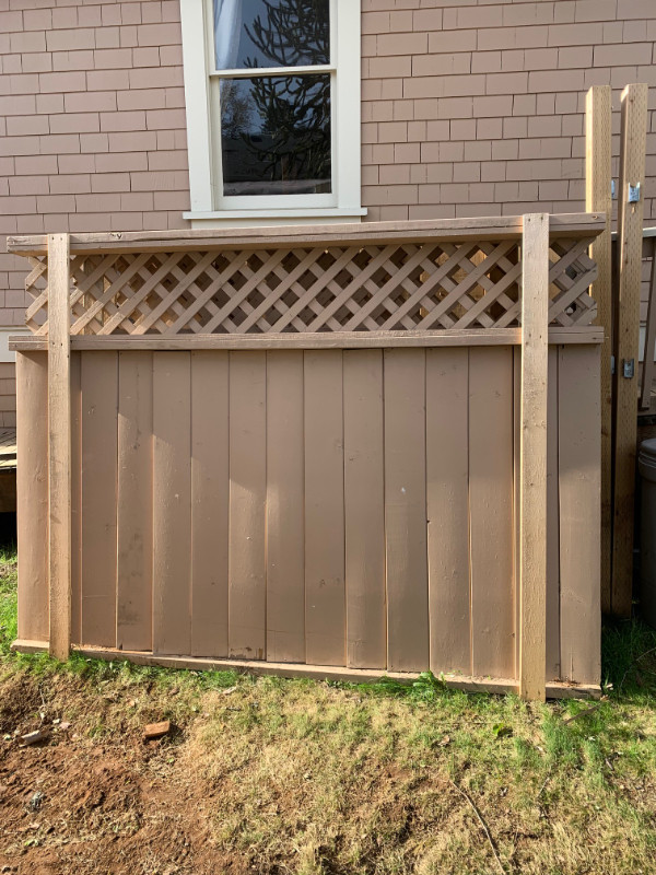 4 Wooden Fence Panels in Decks & Fences in Comox / Courtenay / Cumberland