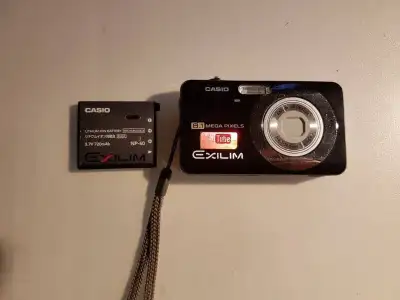 Casio EXILIM ZOOM EX-Z20 8.1MP Digital Camera - Black, View more