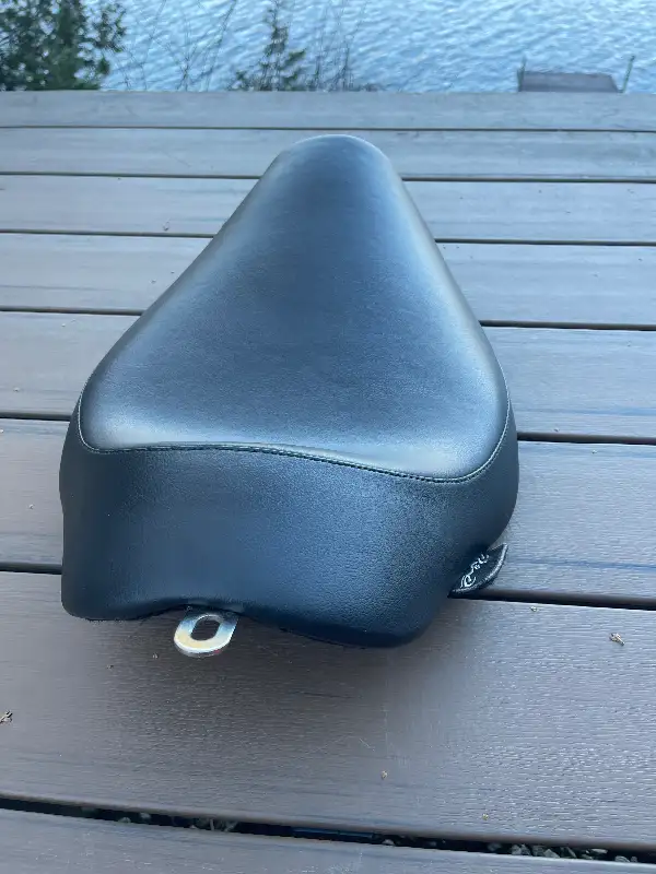 Selle  Harley Davidson in Motorcycle Parts & Accessories in Laurentides - Image 5