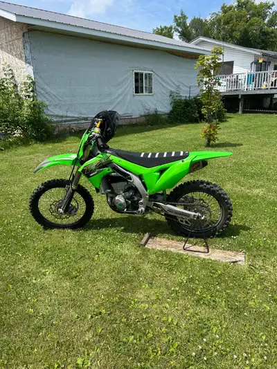 2020 kx450 with 54 hours bike runs great only trail ridden just changed the oil ready to ride air fi...