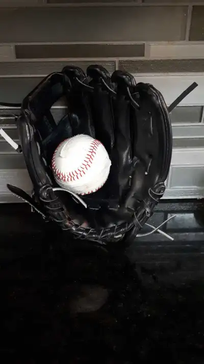 Kids EasyCatch Baseball Glove  (2 - 7 yrs old), View more