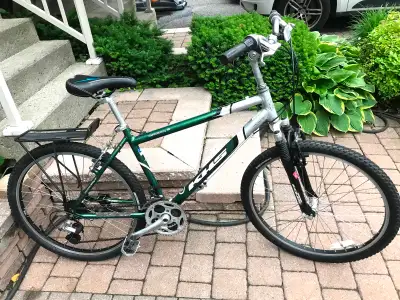 Vélo de montagne KHS 21-vitesses, Cadre 17"en aluminium, View more