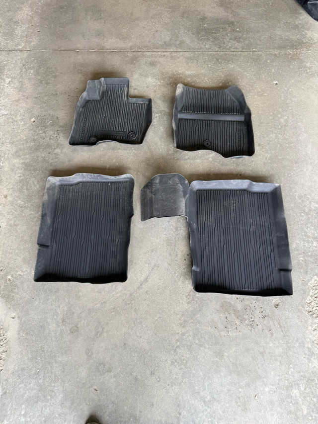 2018-2019 Ford Explorer Front & Rear All Weather Floor Mats in Other Parts & Accessories in Regina