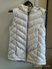 LOLe winter vest women  White/Small  New, tag removed