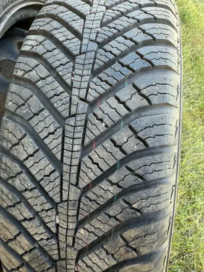 4x100 Wheels - Like new 165/65R14 Fit perfectly on Hyundai Accent, Yaris, Echo etc. 4- Kumho tires 9...