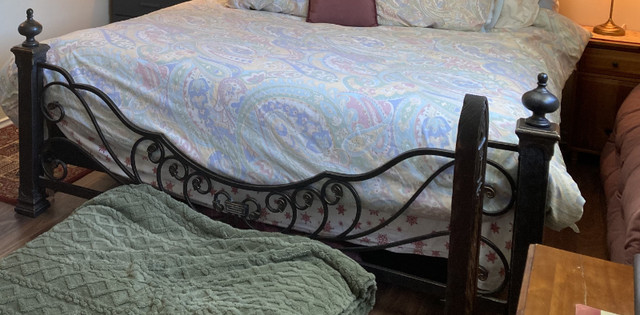Gorgeous king size iron bed frame in Beds & Mattresses in Trenton - Image 2