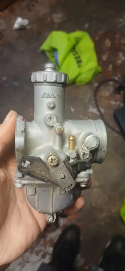 This pre-owned Mikuni carburetor is in good condition and is ready to help your engine breathe easy...