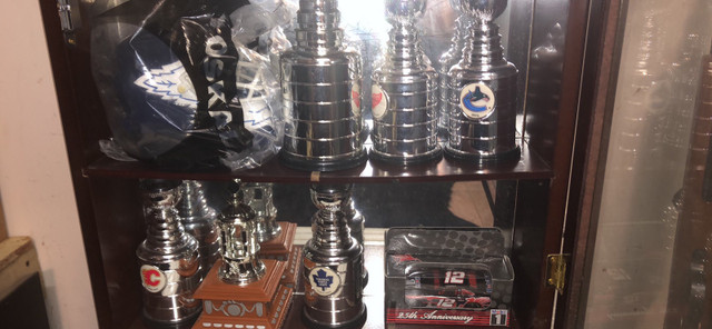 NHL mini cups and Franklin Collectable Goalie Masks. in Arts & Collectibles in Mississauga / Peel Region - Image 3